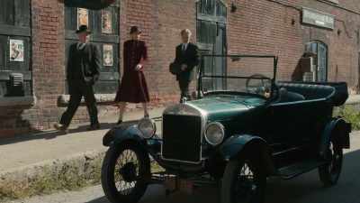 - Well, so who would leave such - Frankie Drake Mysteries