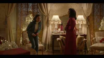 Well, if you'll excuse me,
I need to change for dinner. - The Princess Switch: Switched Again
