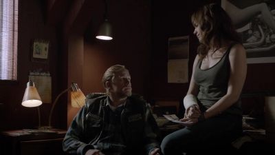 Wendy came by the hospital today. - Sons of Anarchy