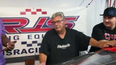 - [Wendy] I know.
- [Wayne] Until it shook the tires. - Street Outlaws No Prep Kings Team Attack
