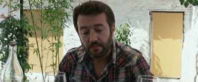 - We're a bit tight for money.
- You're not working? - The Fury of a Patient Man