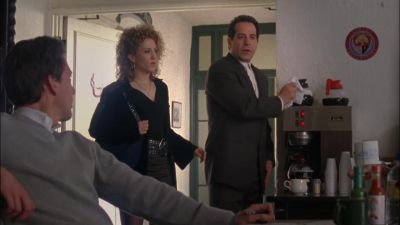 -Were you aII here when Miss Landow died?
-That's right. - Monk