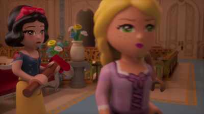 - We're all fine, but what's next?
- [gasps] - LEGO Disney Princess: The Castle Quest