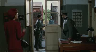 - We're all ready.- Send them off then. - Life Is Beautiful