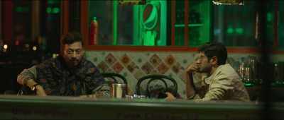 We're already ferryingan unknown aunt's body in our van. - Karwaan