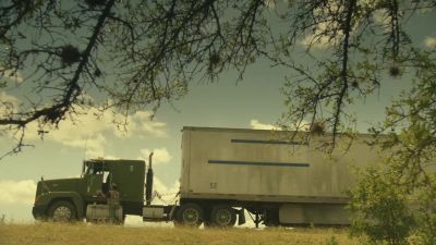 We're alright,
but you need to hurry. - Fear the Walking Dead