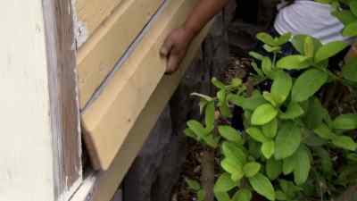 We're also patching up the
siding on this ragged zombie. - Zombie House Flipping