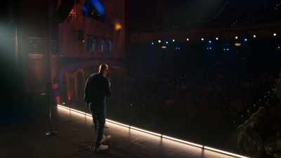 Were an amazing crowd.
So, let's end on this one right here. - Bill Burr: Drop Dead Years