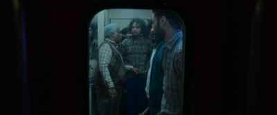 We're arriving at a station, Uncle. - Kill