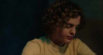 We're at the station and he goes, - El Angel