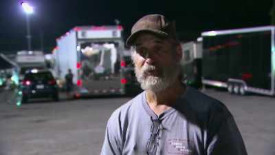 - We're awfully close.
- [engine revving] - Street Outlaws No Prep Kings Team Attack