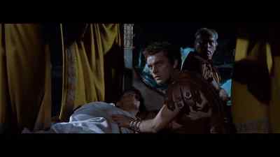 We're being followed. - The Robe