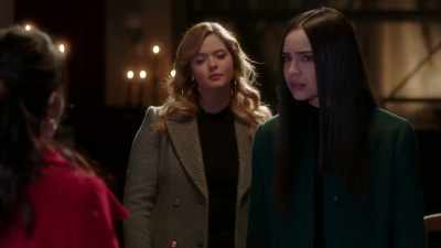 We're being watched, remember? - Pretty Little Liars: The Perfectionists