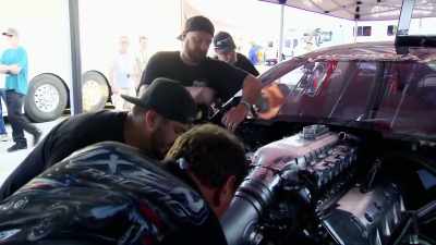 We're checking the motor,
going to go over everything - Street Outlaws No Prep Kings Team Attack