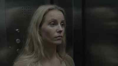 - Were you close'?
- I guess so, she lived with me. - The Bridge