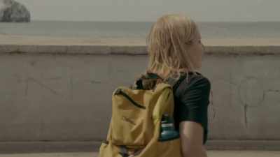 We're coming up.
Okay, quick. - Trafficked with Mariana van Zeller