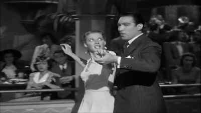 - We're dancing alone now.
- We've won? - City for Conquest