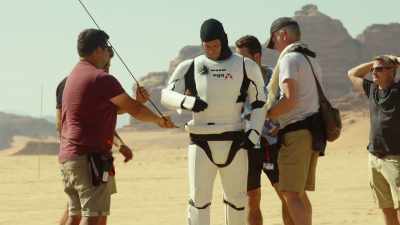 We're doing a really exciting explosion,
where we have three cameras. - The Skywalker Legacy