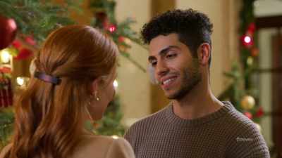 ♪ We're fa-la-la-la-la-la,
Falling in love ♪ - Hotel for the Holidays