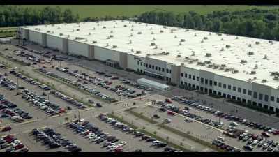 We're getting an Amazon
here in Baton Rouge, a huge one, - Closed for Storm