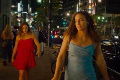 We're going to be surrounded
by tall dudes, - Nadia, Butterfly
