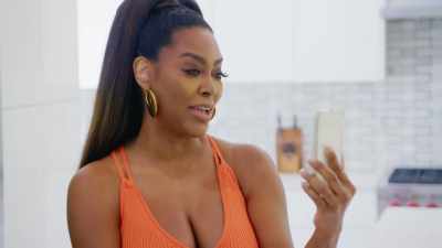 We're going on this trip,
and it's eight days. - The Real Housewives Ultimate Girls Trip