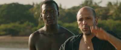 - We're going swimming, want to come?
- He can't swim. - Tolo Tolo