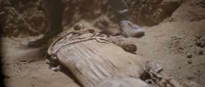 We're going to take them out
and get ourselves some fresh air. - Secrets of the Saqqara Tomb