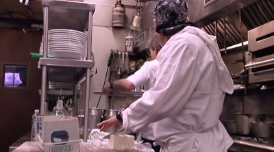 WE'RE GONNA BE MAKING
SIMPLE, STUNNING, - Kitchen Nightmares