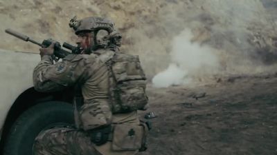 We're gonna drop back
to their weak side! - SEAL Team