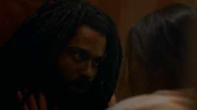 - We're gonna get you help.
- Wilford's not on the train. - Snowpiercer