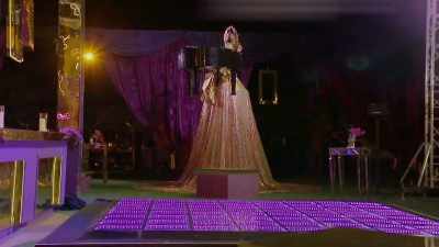 We're gonna have
a floating piano, - The Real Housewives of Dubai