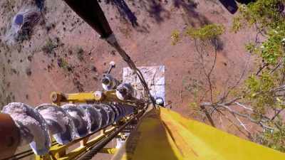 We're gonna have to fix them.
The organ needs to be pulled up - Outback Opal Hunters