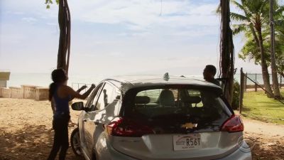 We're gonna have to tow the car. - Hawaii Five-0