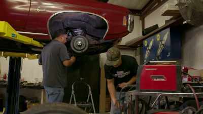 We're gonna mount
the brackets, - Shorty's Dream Shop