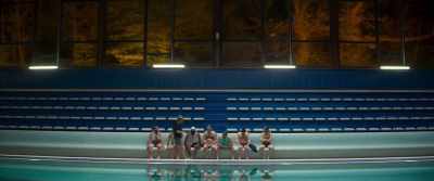 We're gonna practice
your entry in the water. - Sink or Swim