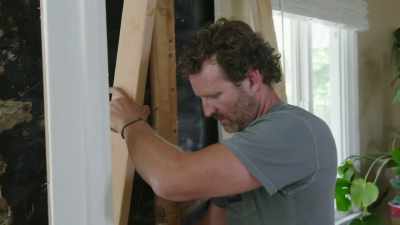 We're gonna put all new framing
in to support this entire side. - Help! I Wrecked My House