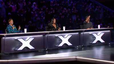 We're gonna ride! Whoo!
[laughter] - America's Got Talent: Extreme