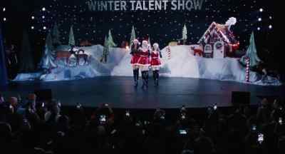 ♪ We're gonna
Take a Christmas train ♪ - Mean Girls