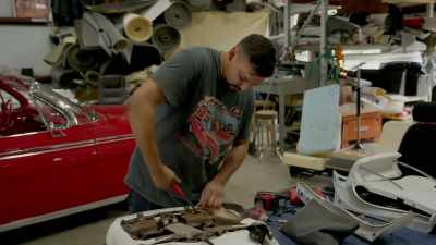 We're gonna take that burlap
off and paint in the frame, - Shorty's Dream Shop