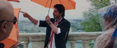 We're heading to Liberty Square. - Jab Harry Met Sejal