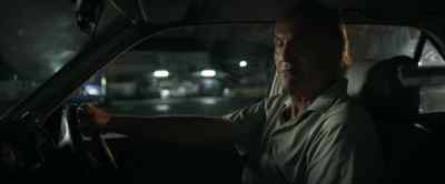 We're here. - Hellhound