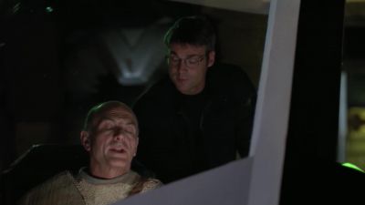 We're in position. Stand by in the hold. - Stargate SG-1