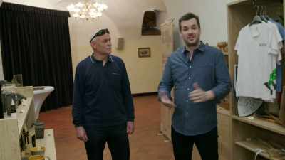 >> WE'RE IN THE CASTLE, WE HAVE - The Jim Jefferies Show