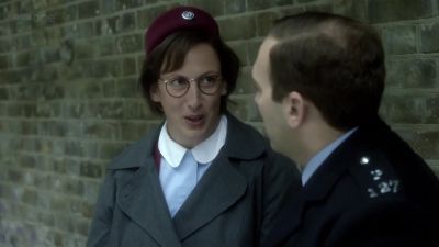 We're in uniform. - Call the Midwife