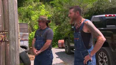 We're just walking
into the farm stand, - Moonshiners: Master Distiller