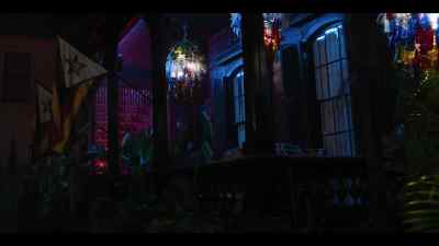 We're late.
I'll meet you at the chateau. - Parish