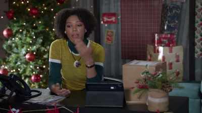 We're looking for someone
who had motive and access. - It’s Beginning to Look a Lot Like Murder