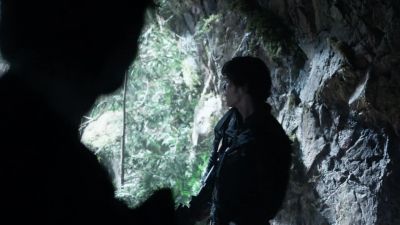 - We're losing her.
- Relax. Save your energy. - The 100