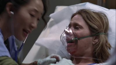 WE'RE LOSING HER. - Grey's Anatomy